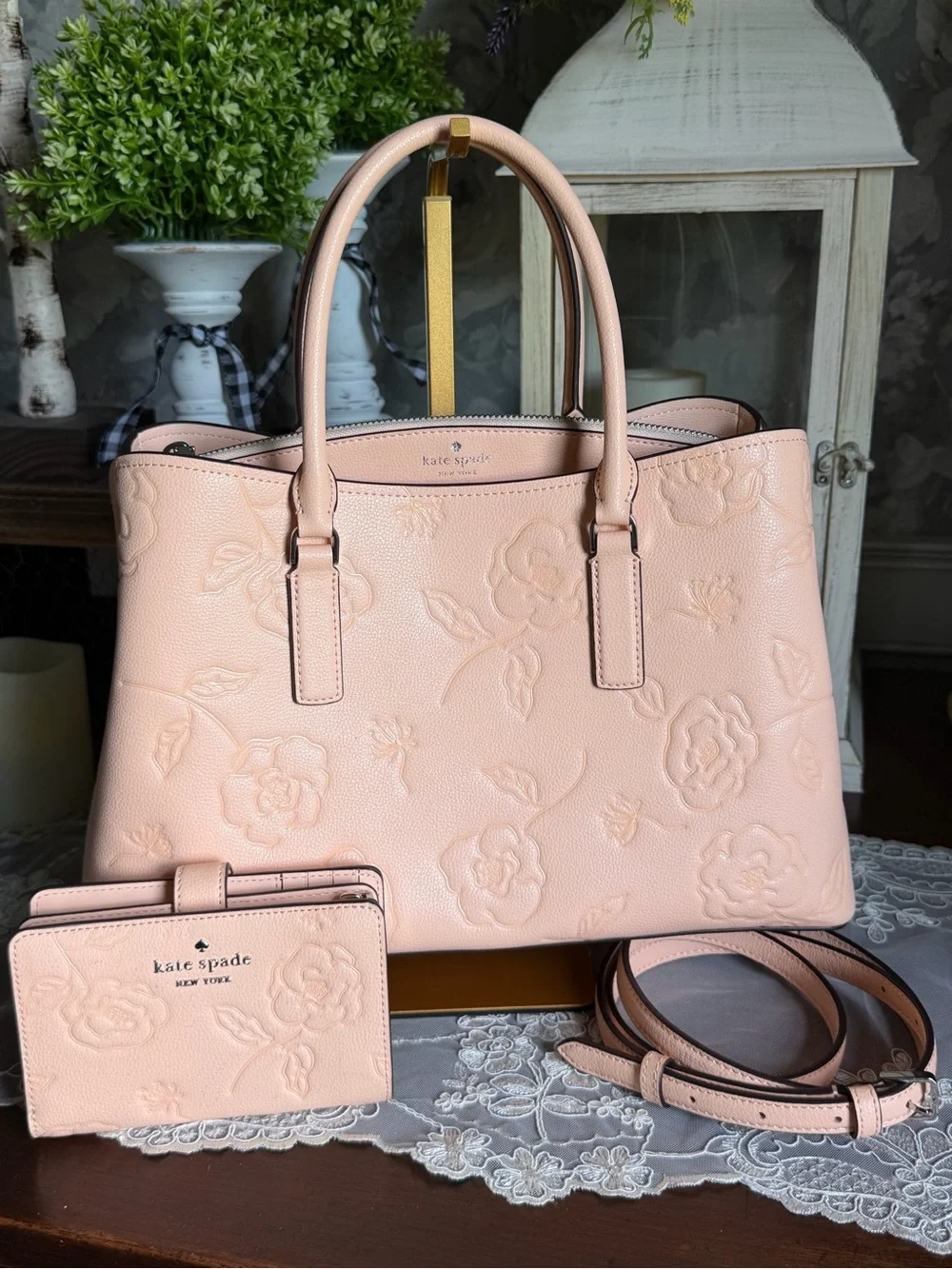 NWTKate Spade Crisp Peach Thompson Street Floral Embossed Leather Satchel Wallet
